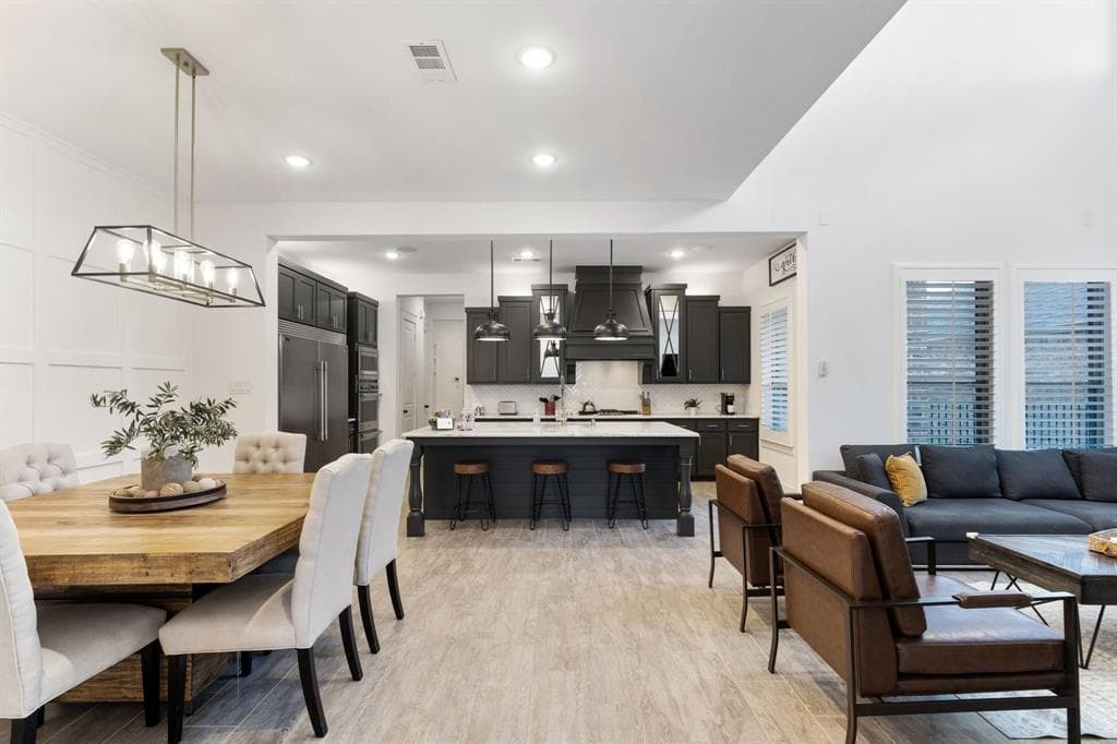12905 Yale Ct