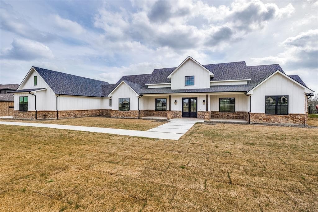 136 Blackthorn Dr