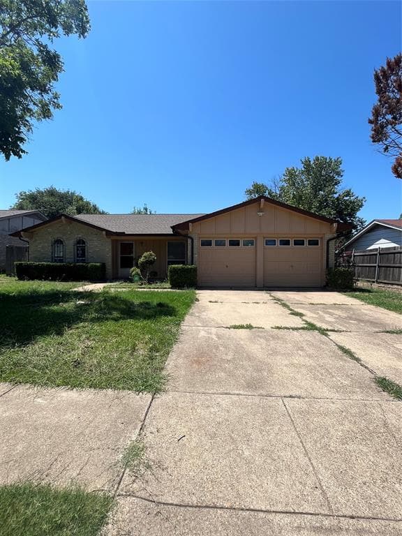 414 E Timberview Ln