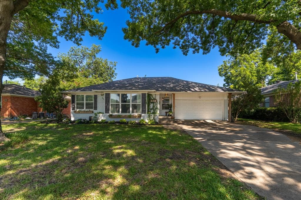 308 S Lois Ln