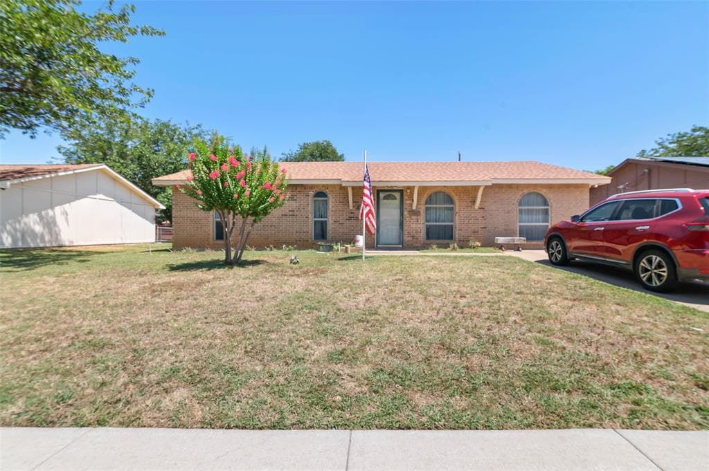 1225 Ashwood Dr