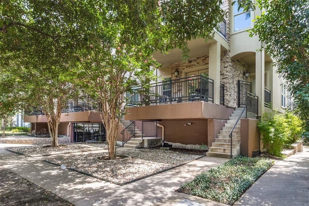 4319 Bowser Ave Apt 205