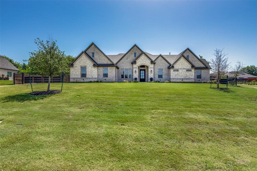 1010 Waters Edge Ct