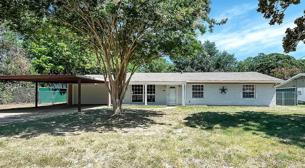 612 Colonial Dr