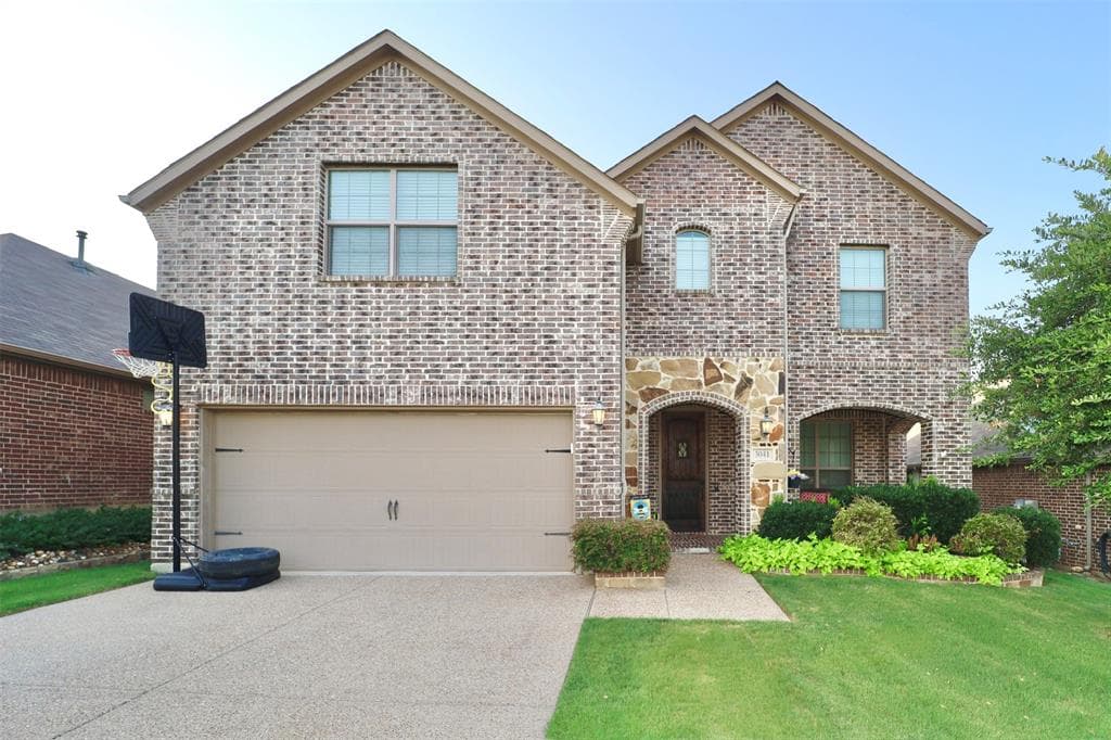 3041 Waterfall Dr