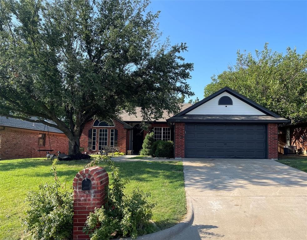 2533 John Dr