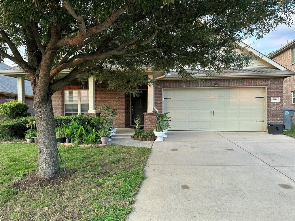 5914 Harbor Glen Dr