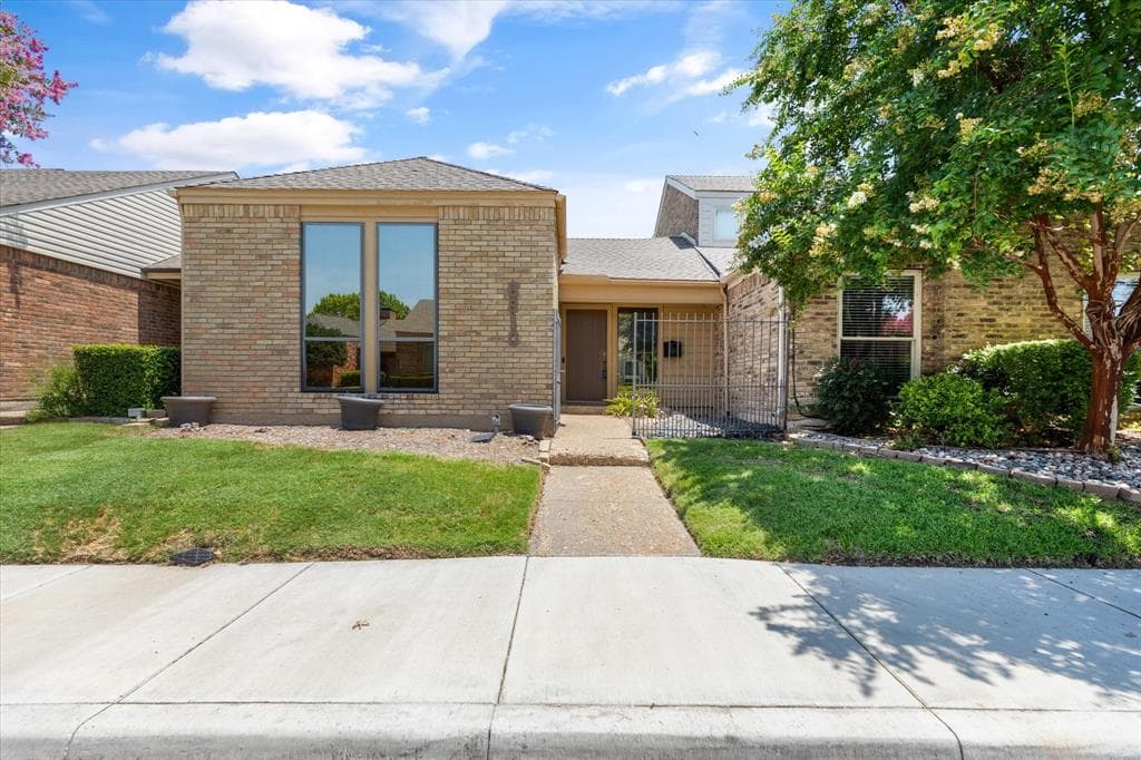 6810 Anglebluff Cir