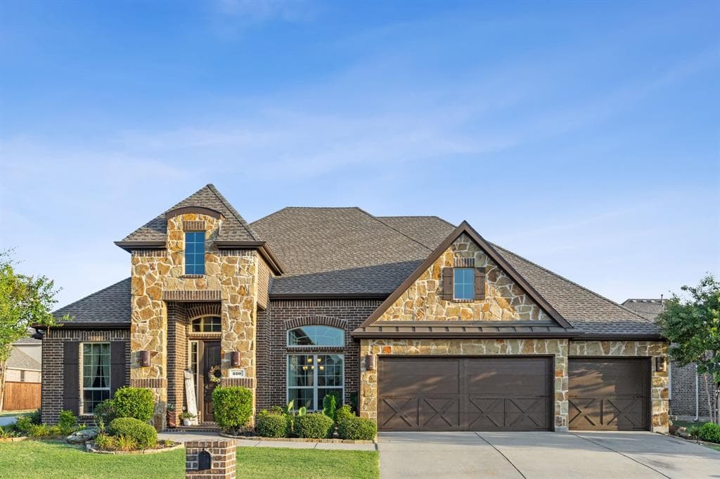 220 Kingsbury Ln