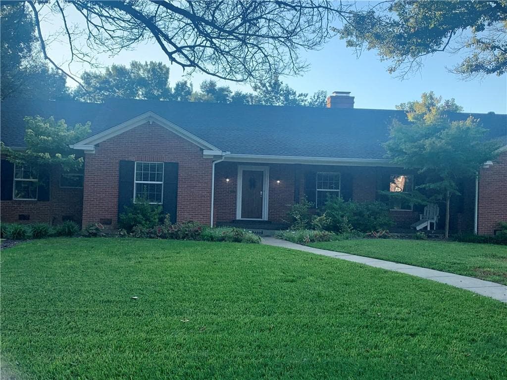 3320 Castle Ave