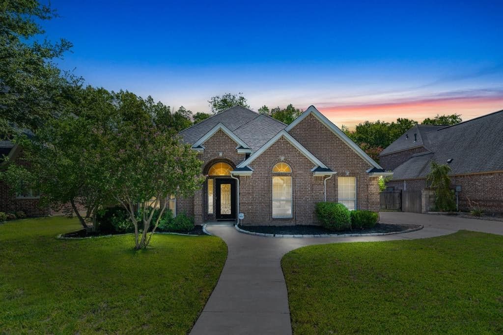 3108 Brazos Dr
