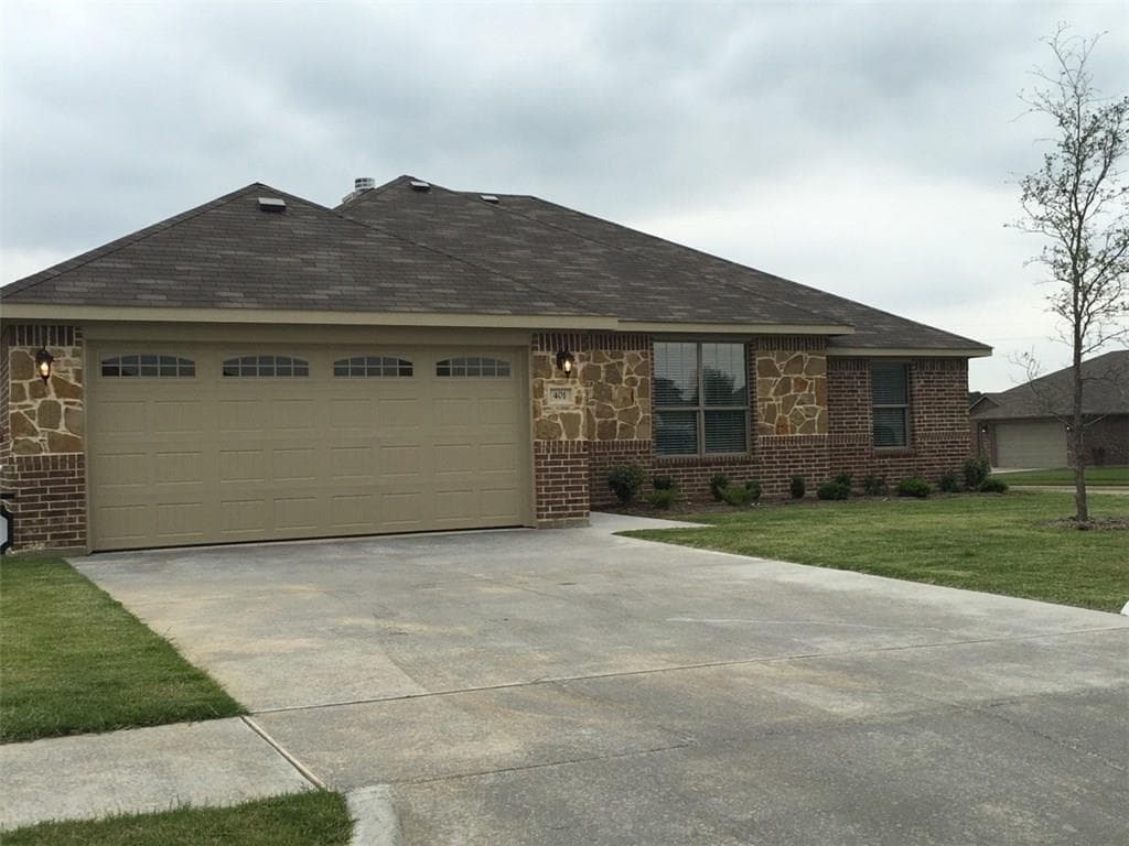401 Kayley Ln