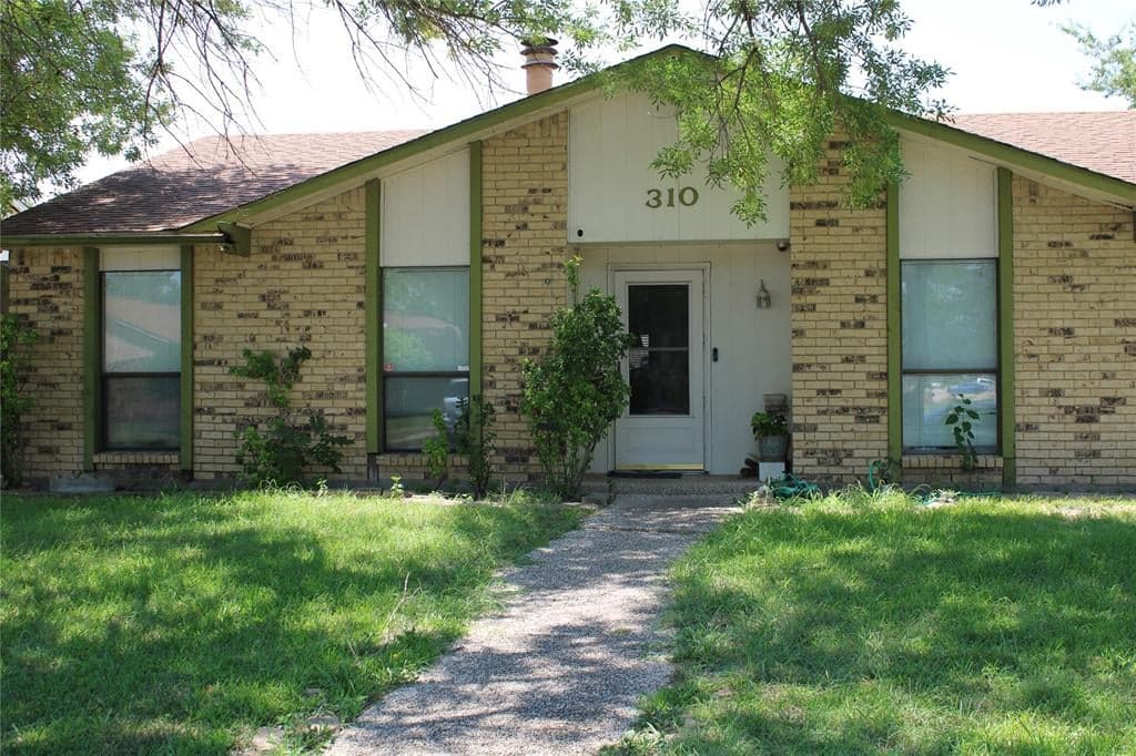 310 Lucinda Dr