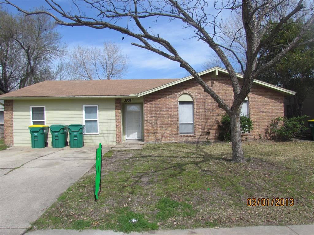 3005 Leanne St