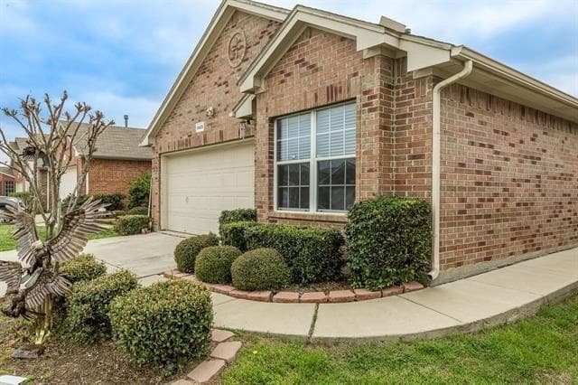 6425 Regina Dr