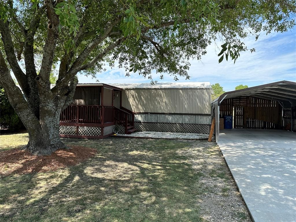903 Tanglewood Dr