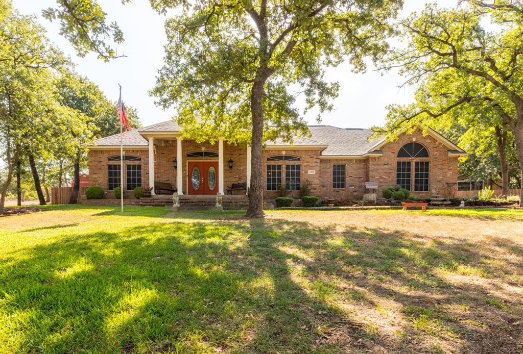 600 Shady Oaks Trl