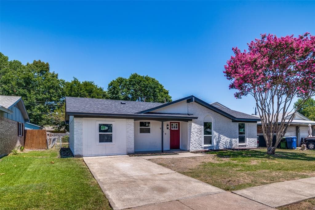 909 Greencove Dr
