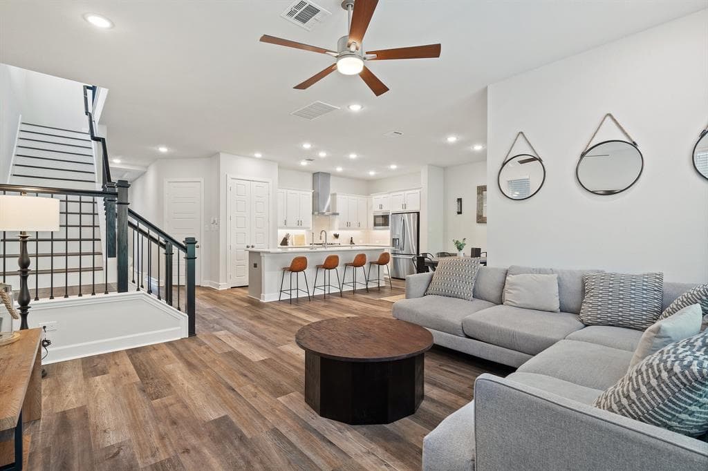 8022 Emerald Rock Dr