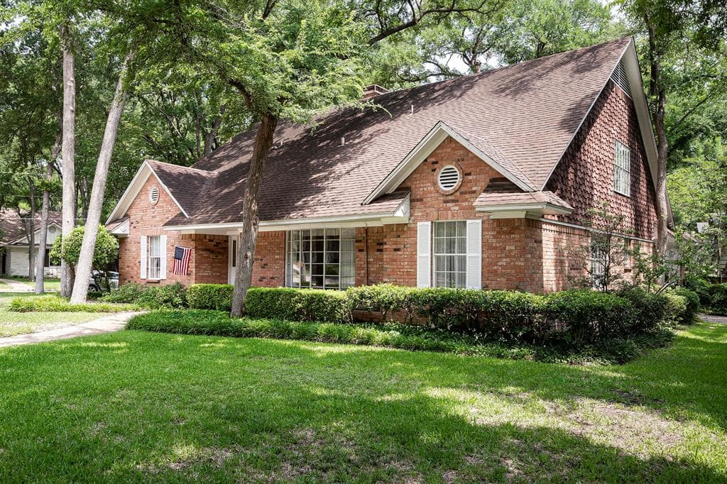 9040 Mercer Dr