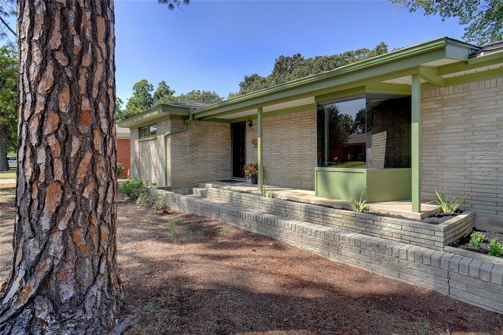 1129 Mason Dr
