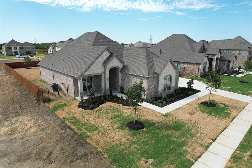 1205 Woodside Dr