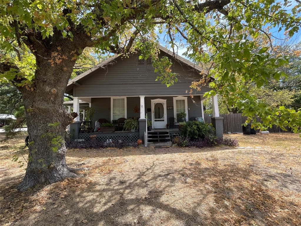 1012 N Elm St