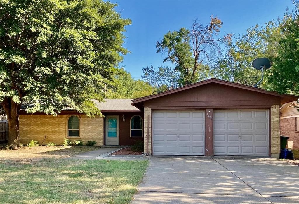 1402 Mohawk Dr