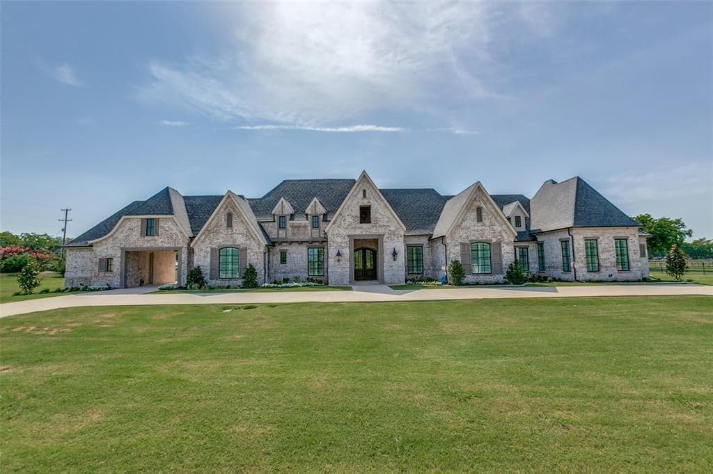1050 Rimrock Dr
