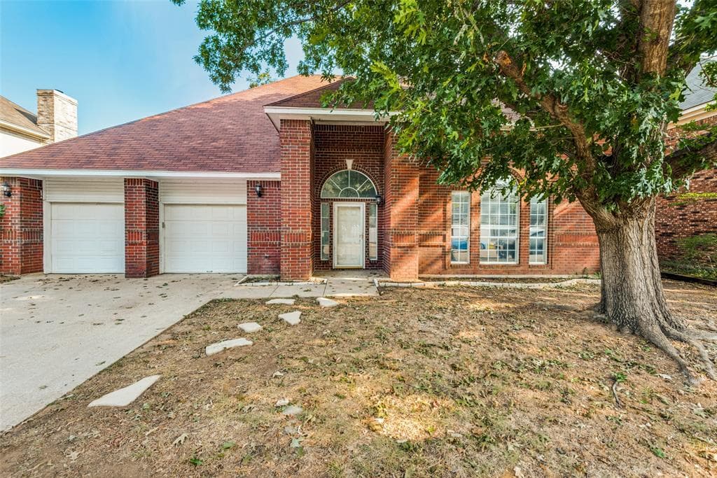 2803 Redstone Dr