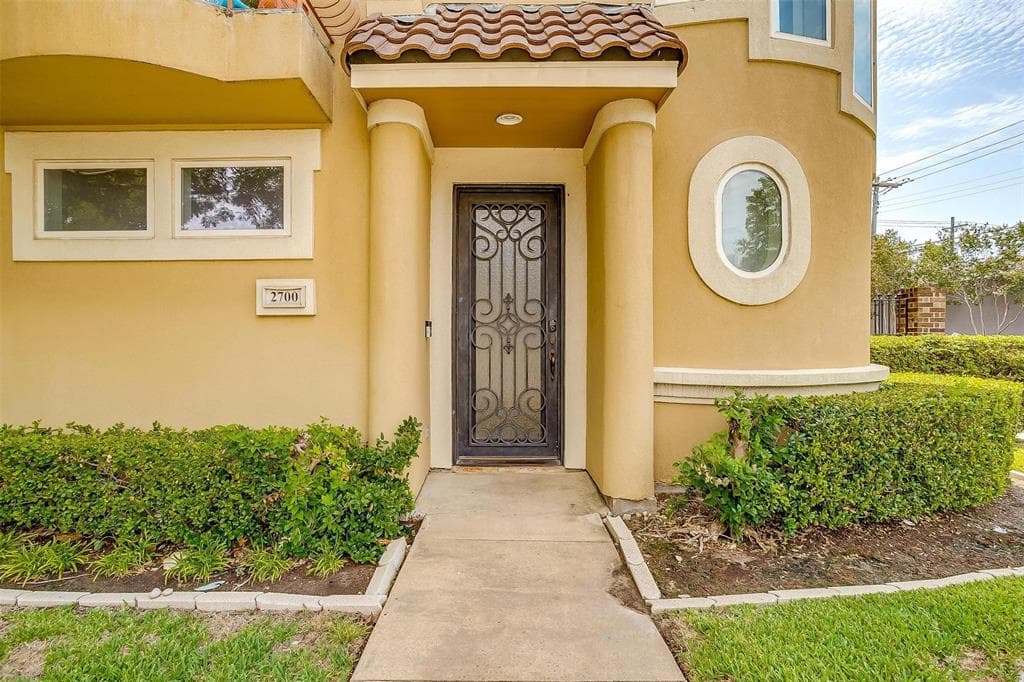 2700 Floyd St Fl Oyd
