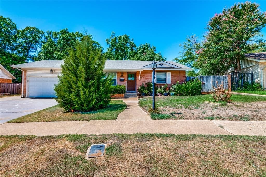 804 Ravenwood Dr