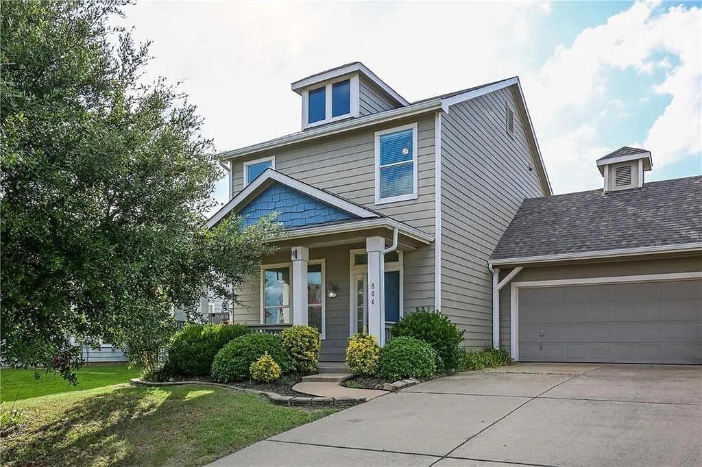 806 Chickesaw Ln