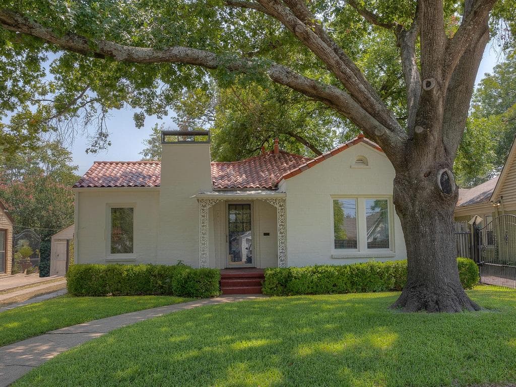 2917 Benbrook Blvd