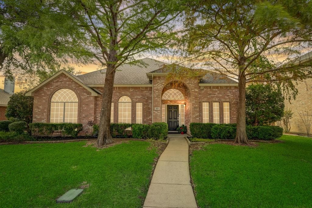 921 Morningside Ln