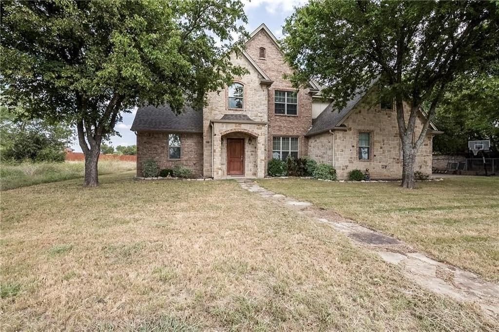 5637 Herkes Ct