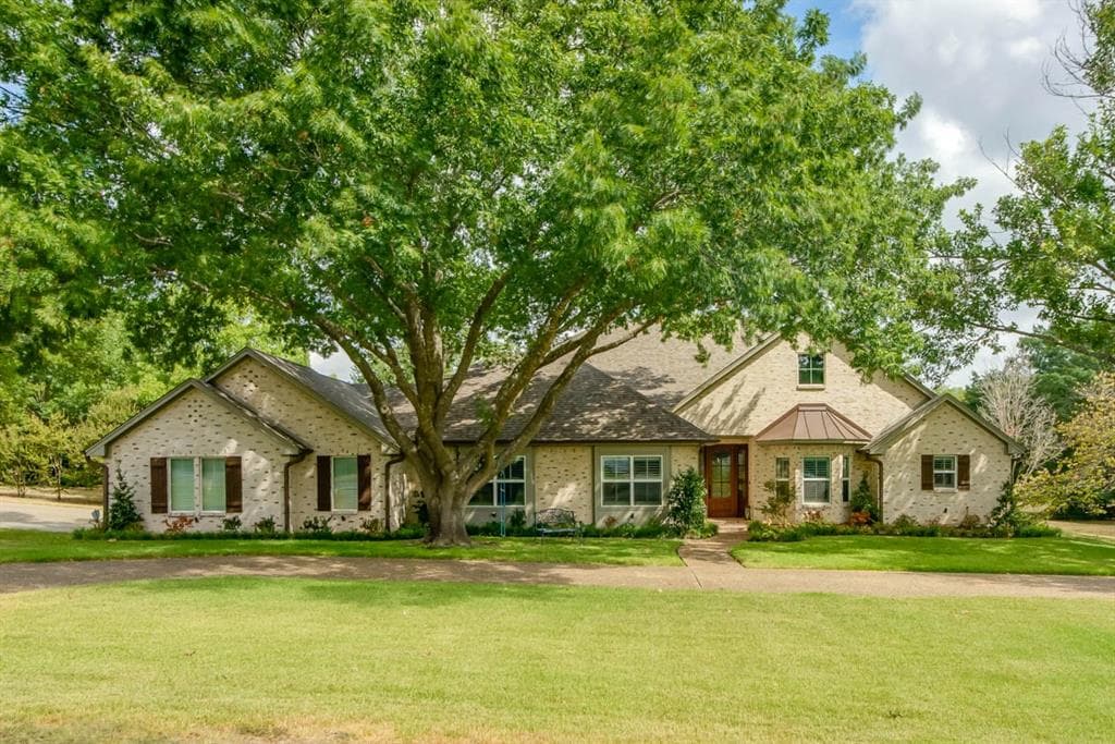 1001 Pecan Dr