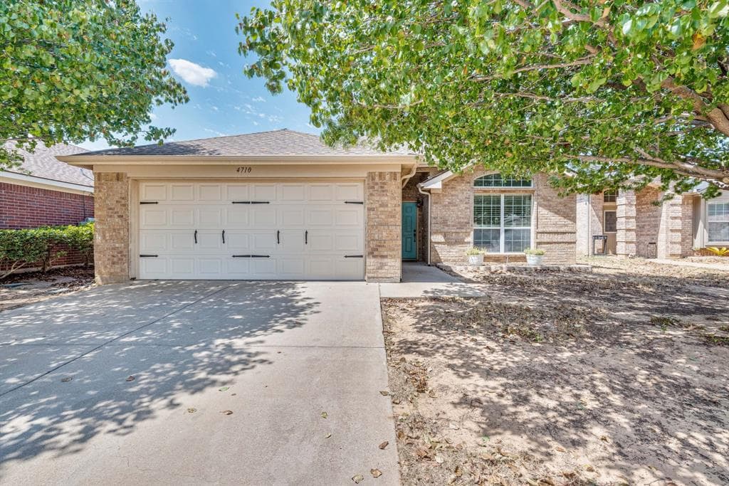 4710 Topaz Ln
