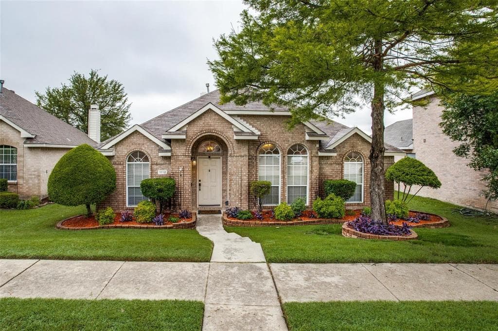1112 Dove Brook Dr