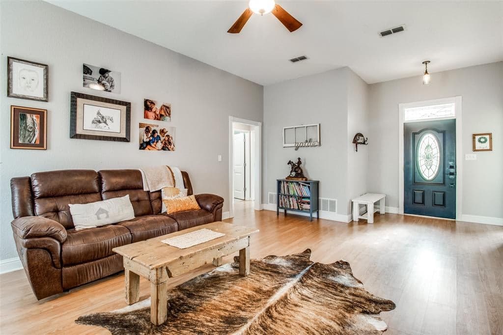 Gallery image 3