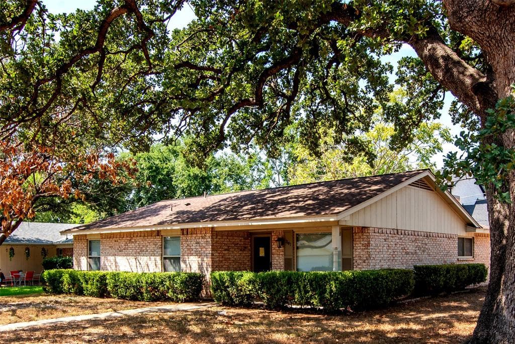 2601 Marta Dr