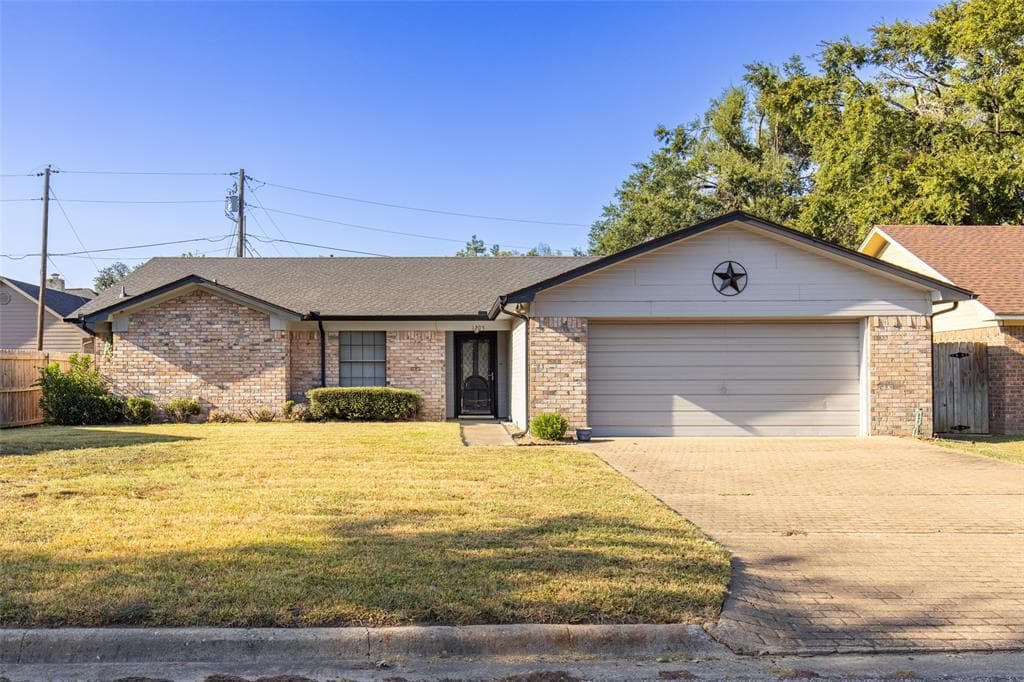1205 Terry Ln