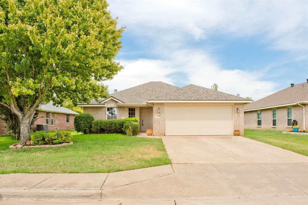 3320 Muleshoe Ln