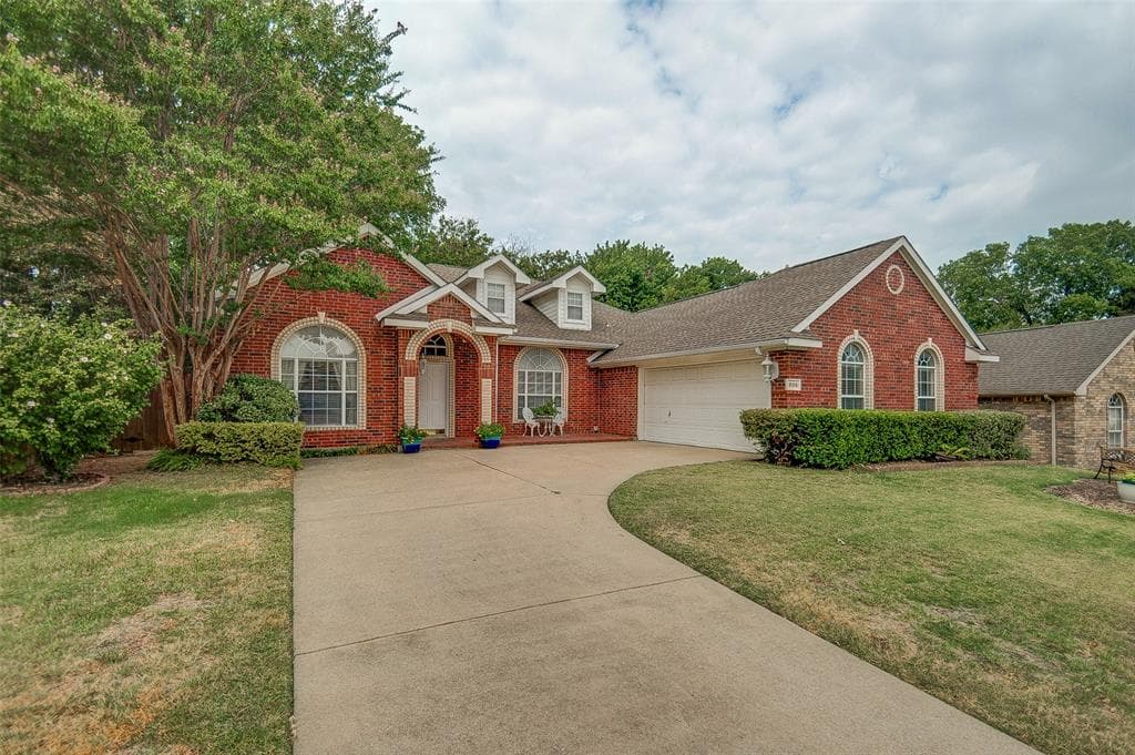805 Hillside Dr