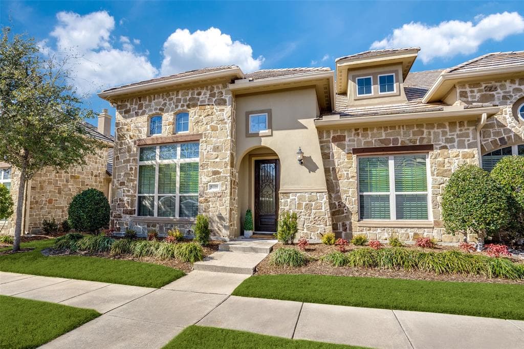 5608 Rowlett Creek Way
