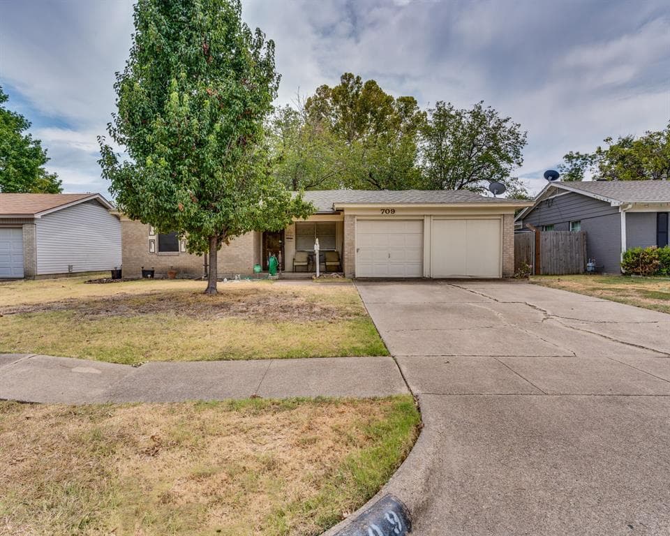 709 Blueberry Ln