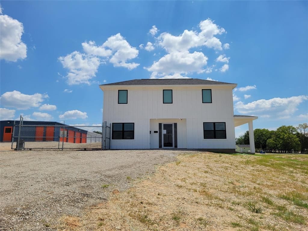 1317 E Main St