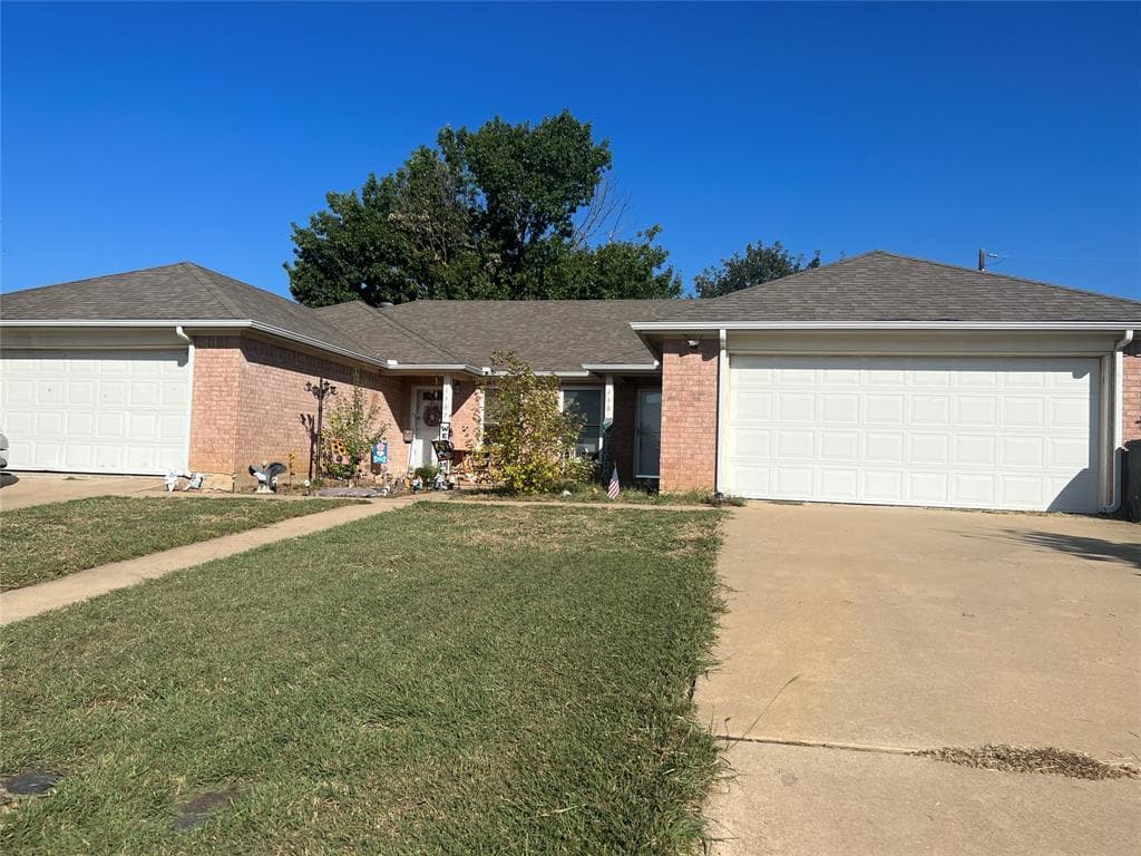 1502 Sharron Ct