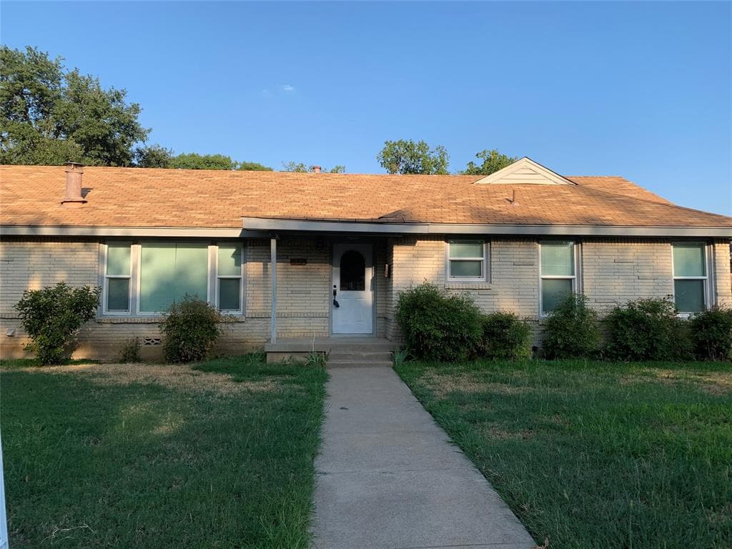 3828 London Ln