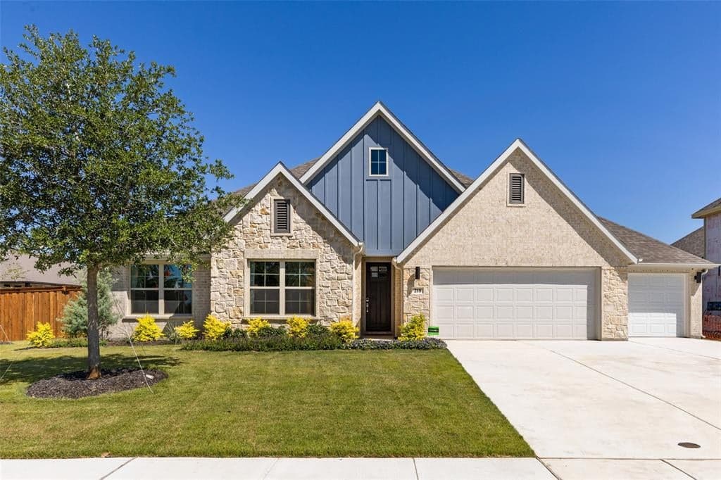 218 Half Moon Dr